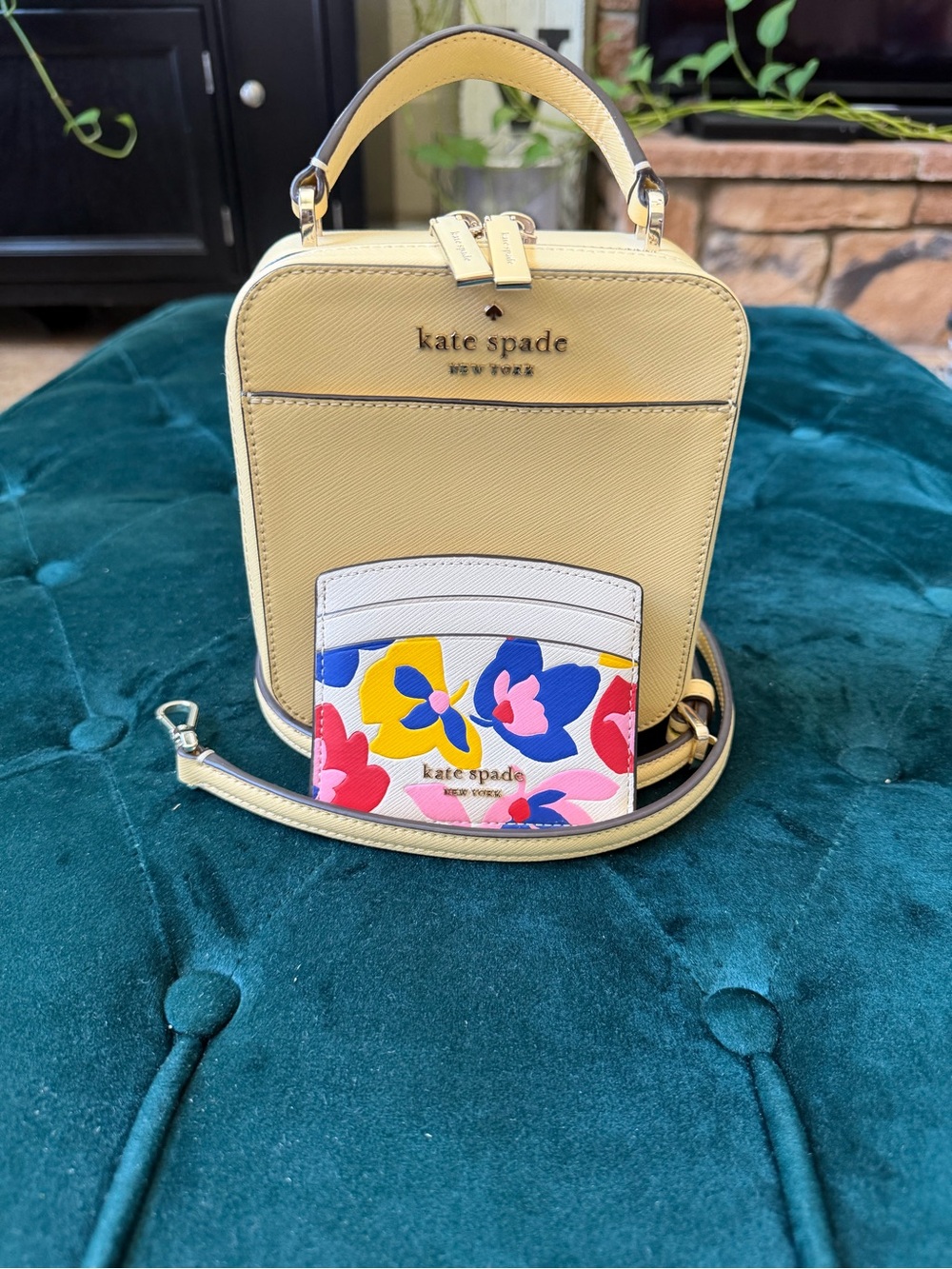 Kate Spade Daisy Vanity Bag with Floral Garden Cardholder